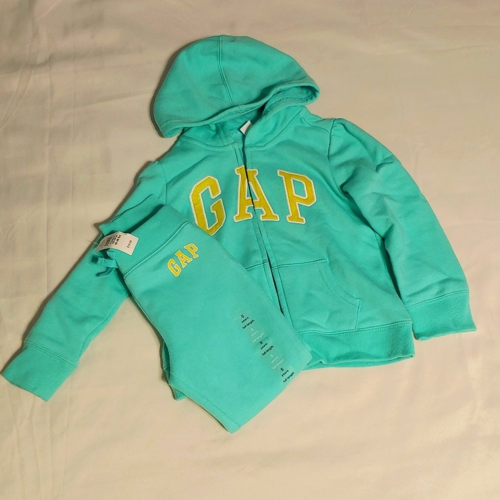 Girls Gap Sweatsuit